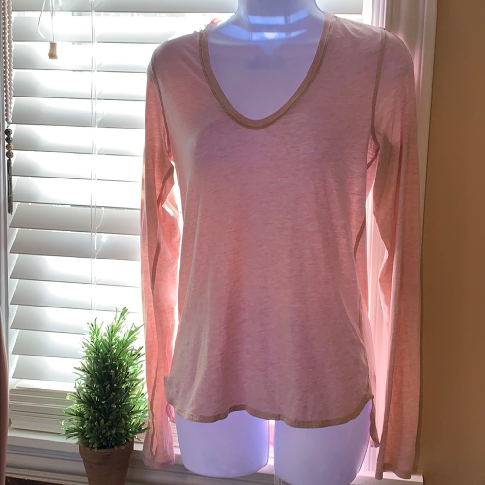 Lululemon tee